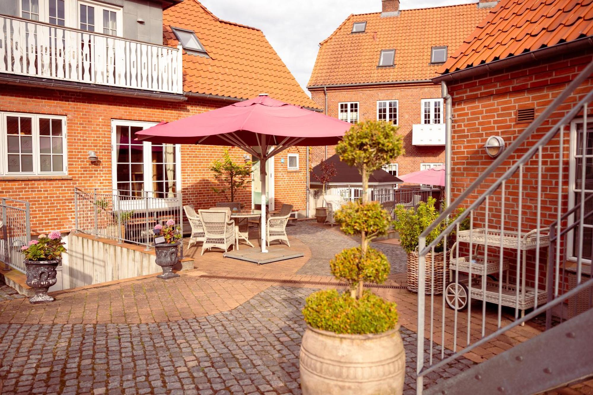 Boutique Hotel Postgarden Holsted المظهر الخارجي الصورة